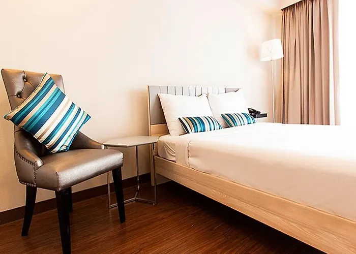 Samran Place Hotel